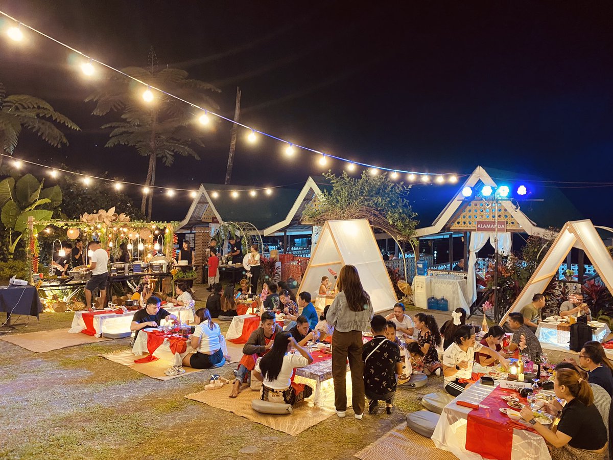 michaelcarbon's tweet photo. FULL HOUSE tonight at the Pre-Valentine's Day Dinner Event of Punta Isla Lake Resort π
#PuntaIslaMemories #ExperiencePuntaisla #WakeUpinSox #WakeUpinPuntaIsla #MCFeatures #MichaelCarbon https://t.co/JR2GDPkTkw