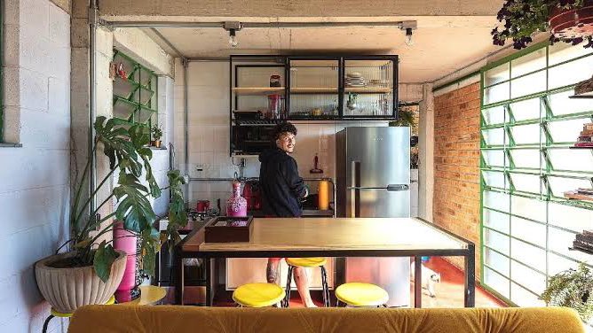 choquei's tweet photo. 🚨VEJA: Casa em favela de BH concorre a prêmio mundial de arquitetura na categoria “Construção do Ano”. https://t.co/OepcHDazGM
