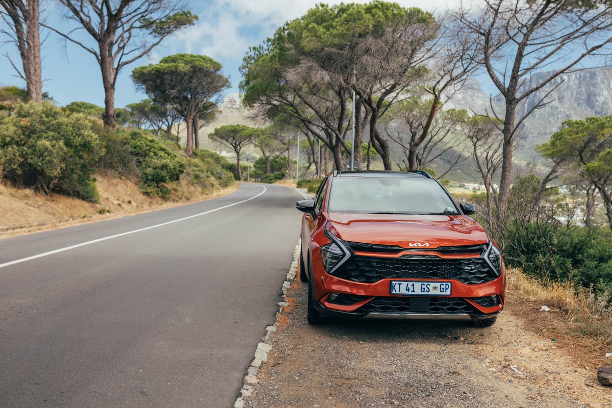 PapiMabele's tweet photo. Easily one of the most striking crossover SUVs on Mzansi roads 😍

So striking, we packed our bags and headed to Kaapstad with it.

How is it? It’s hard to go wrong with the 2023 Kia Sportage, a handsome package with comfort and economy to spare. 

📸 @HarmonixEnt https://t.co/PICnlo5OQN