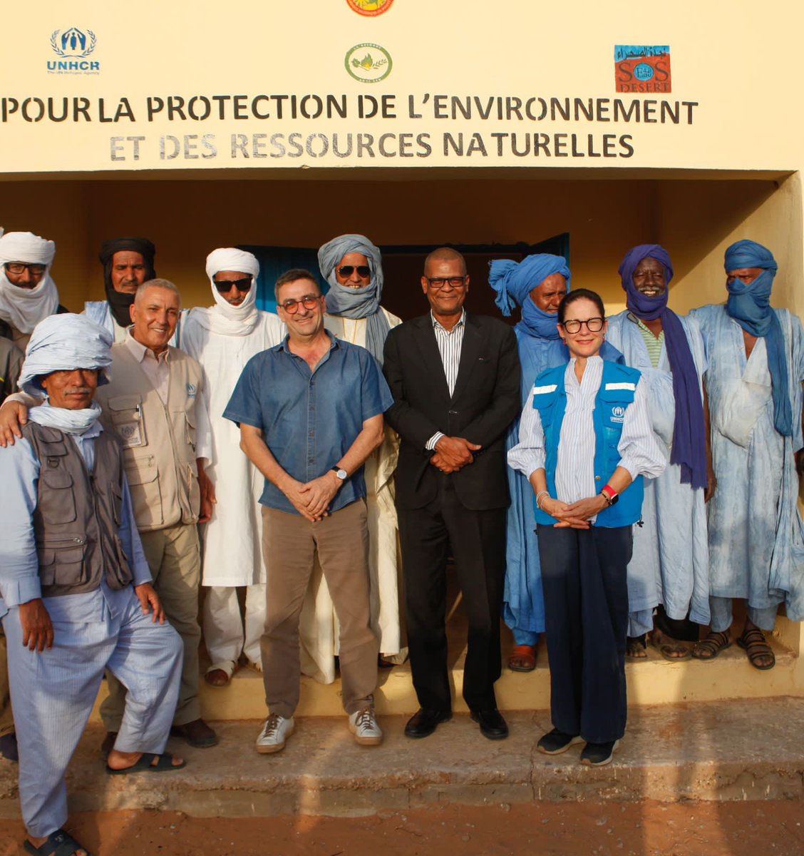 LizEyster's tweet photo. Here are the Nansen 2022 winners for Africa — the Mbera Fire Brigade — receiving their distinction back home in Mbera camp with the Hakem of Bassikounou and SOS Desert. 👏 Thank you @SuisseSenegal and @NorvegeAmbMali for the support and visibility to courageous volunteers! https://t.co/G6b2vzpxcG