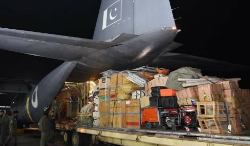 pakistani007070's tweet photo. #Pakistan helps♥️ #Turkey sending rescue experts,sniffer dogs,search equipment, medical team of doctors, nursing staff, technicians with 30 bedded mobile hospital, tentage,blankets+other relief items.1 day Salaries of civil servants,Ministers for 1 month sent  #TurkeyEarthquake https://t.co/UN2LFM6v77