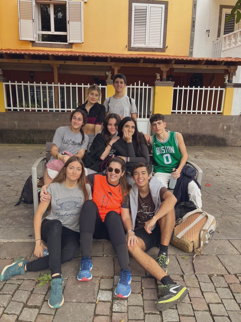 SallesiJovnBach's tweet photo. Haciendo camino juntos 👣

Parte de nuestro grupo que participa en el Encuentro entre las etapas de Cafarnaun y Betania en La Salle Arucas.
Hoy peregrinamos hasta Teror #gemelosrotos

#SalleJoven #Juntosmejor https://t.co/L8T4fOIKcV