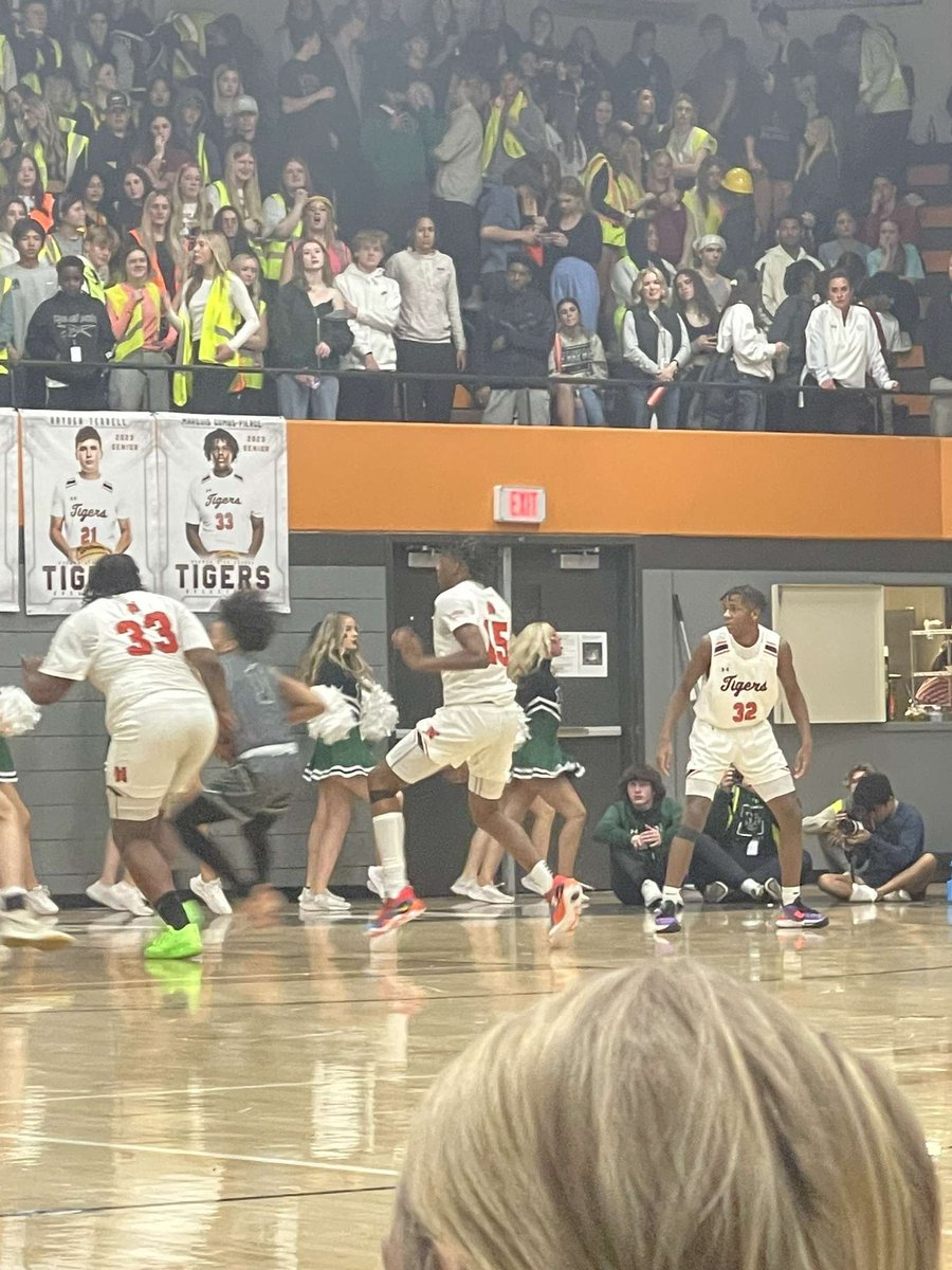 CombsPiercekids's tweet photo. Tough loss last night but this right here is EVERYTHING TO ME #combspierceboys #mpntaiskids #brothers #combspiercebrothers #triplethreat https://t.co/KCW638EOts