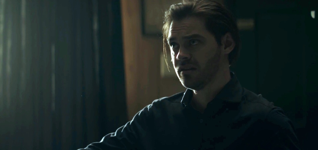 _a_dreamer_19's tweet image. &apos;You look ridiculous.&apos;
&apos;I look great. I&apos;m incognito. [...] What do you think? Uh, too blond? Too dirty?&apos;
&apos;Too insane.&apos;
😆😅

#SaveProdigalSon 
#ThanksForTheHelp