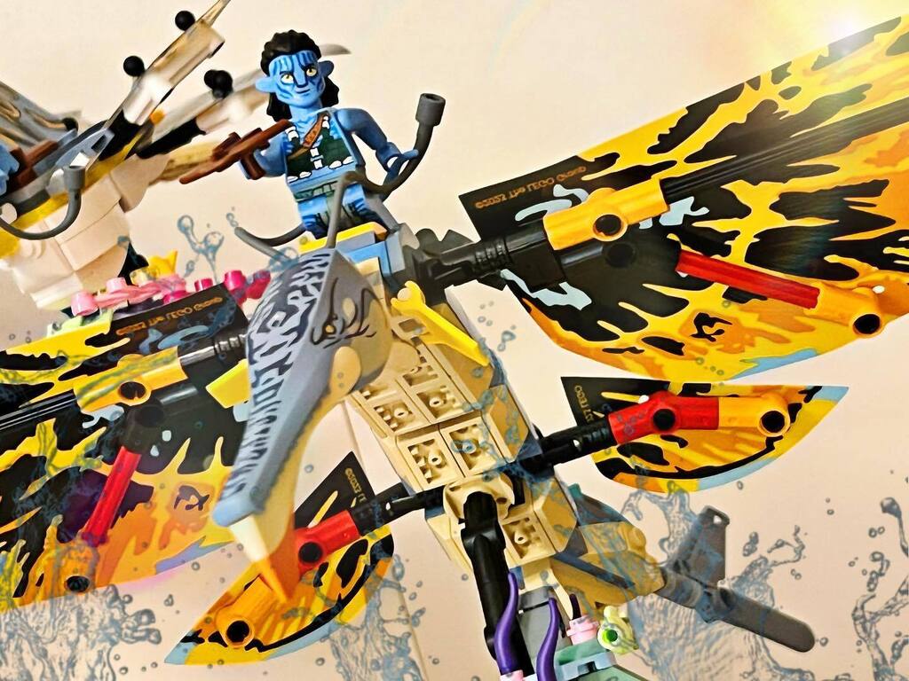 geoffcockwill's tweet photo. The clan riding their Skimwings, led by Jake, was one of my favourite moments in #avatarthewayofwater! What were yours? #skimwing #legoskimwing #jakesully #avatar #legoavatarthewayofwater #legoavatar #lego #legominifigures https://t.co/cMeUmabRjZ https://t.co/6i7Ebr1xF3
