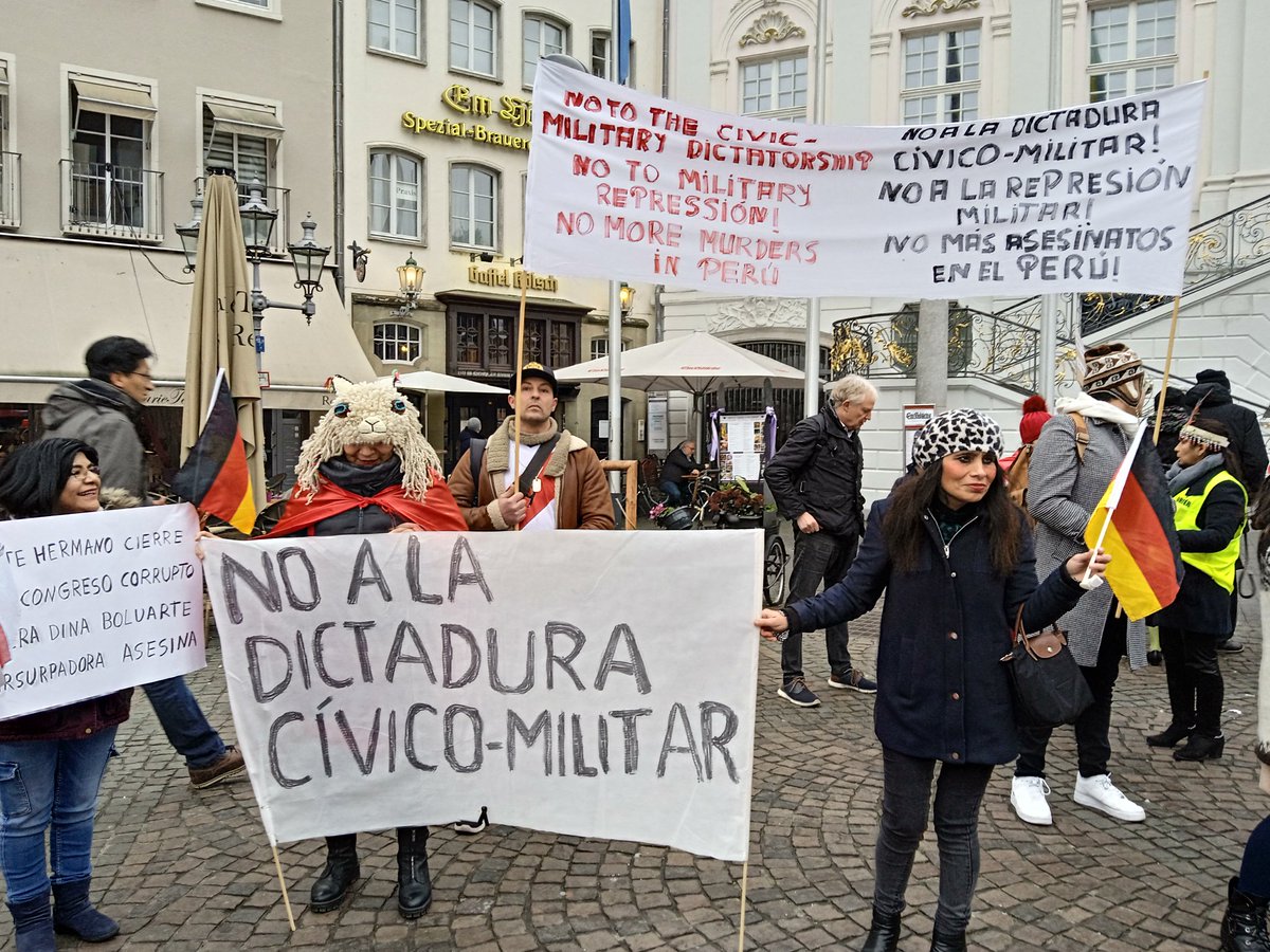 criticademonica's tweet photo. En Bonn: en manifestación por justicia para asesinados del gobierno de Dina Boluarte. En defensa de la democracia y asamblea constituyente. Basta de violencia policial.
#SOSPeru #PeruInDiktatur #DinaRenuncia https://t.co/YxtJ3eDz5P