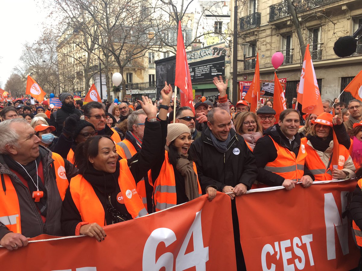 LaurentBerger44's tweet photo. Du jamais vu un samedi pour une contestation sociale ! Elle ne peut pas rester sans réponse. Les militants cfdt manifestent avec enthousiasme, dans le calme et avec détermination. #64ansCestNon #11fevrier https://t.co/IdpntC8UhR