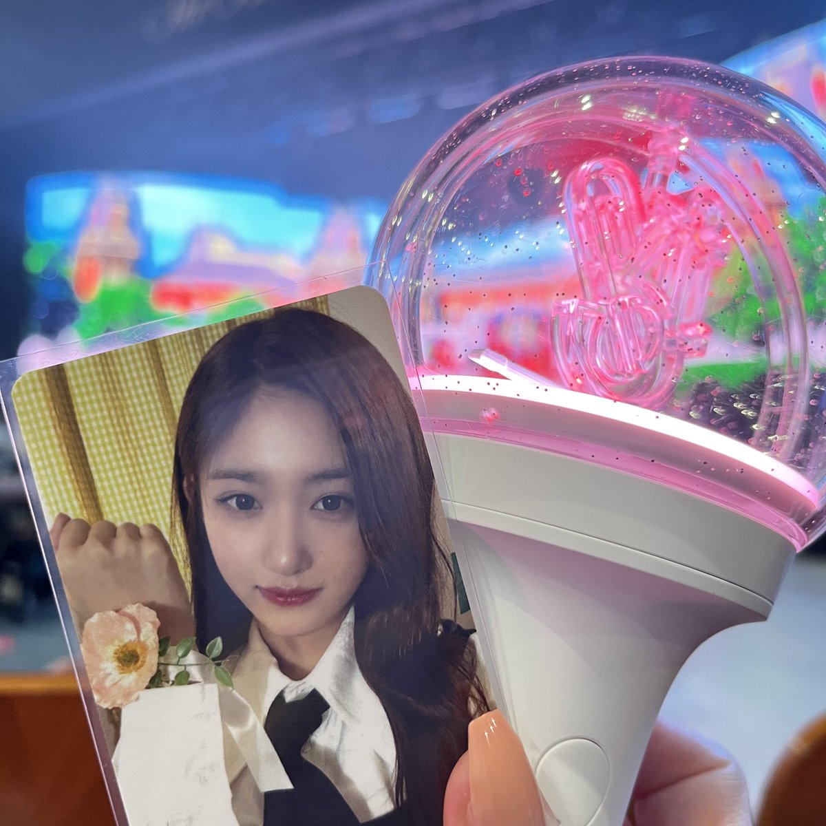 kiloveseo's tweet photo. 아이브의 첫 팬콘에 초대해줘서 고마워요🥺
오늘의 프롬퀸은 아이브 그리고 다이브💝
누가 뭐래도 아이브는 다이브의 행복이야 사랑해♥︎♥︎

#IVE #아이브 #ThePromQueens
#오늘의_프롬퀸_다이브 https://t.co/6H3p7IU4ZC