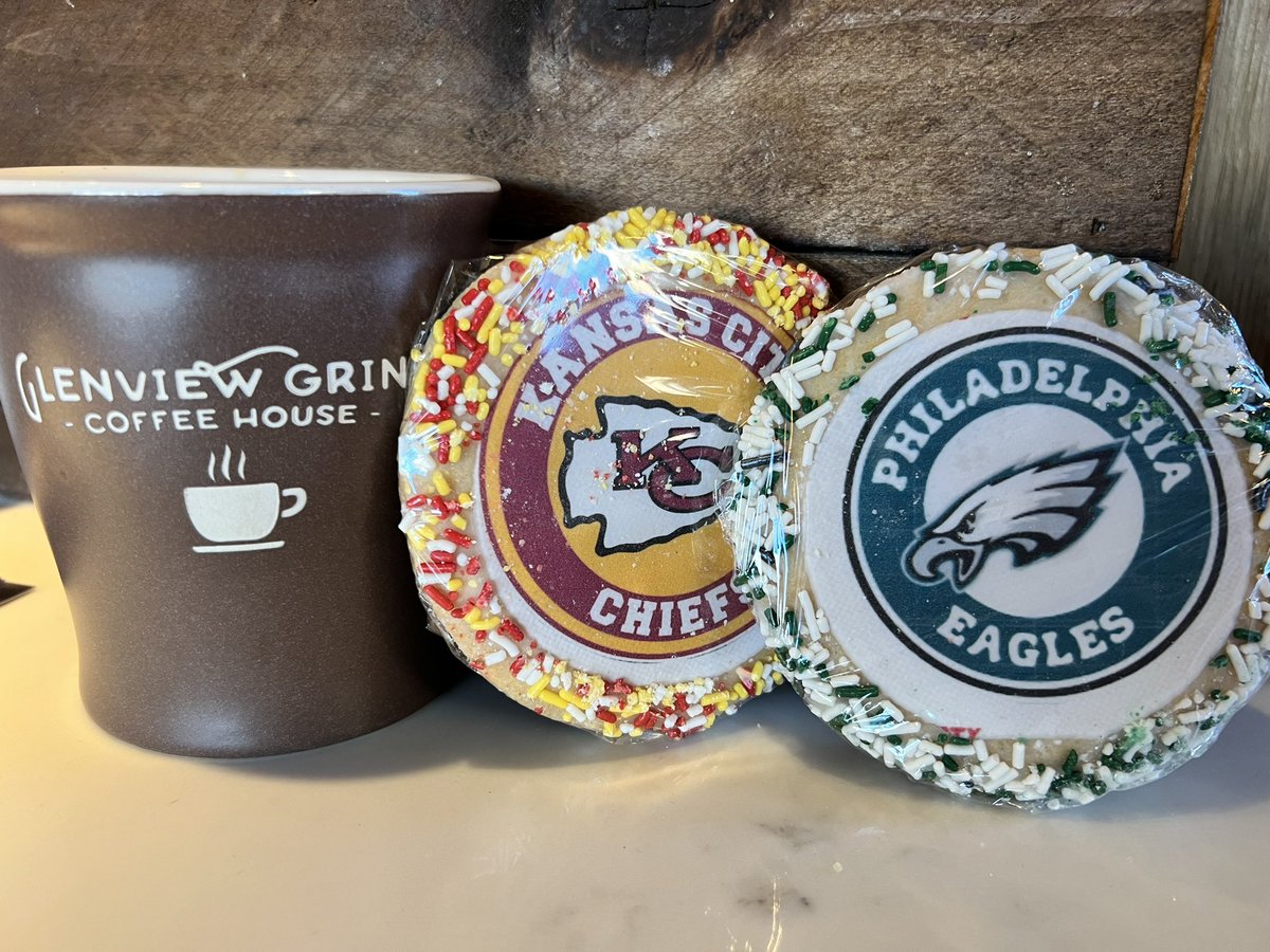 It’s the weekend of the big game! Who will you be rooting for? 🏈🏟️ #SuperBowl #chiefsoreagles #footballweekend #coffee #glenviewgrind