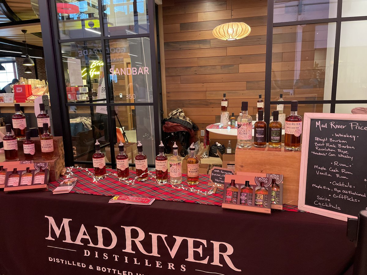 DrinkMRD's tweet image. Ready for our first @ski_vermont Specialty Food Day of the new year @TheQuecheeClub today! Stop by our table for a mid-day Après! 11-3