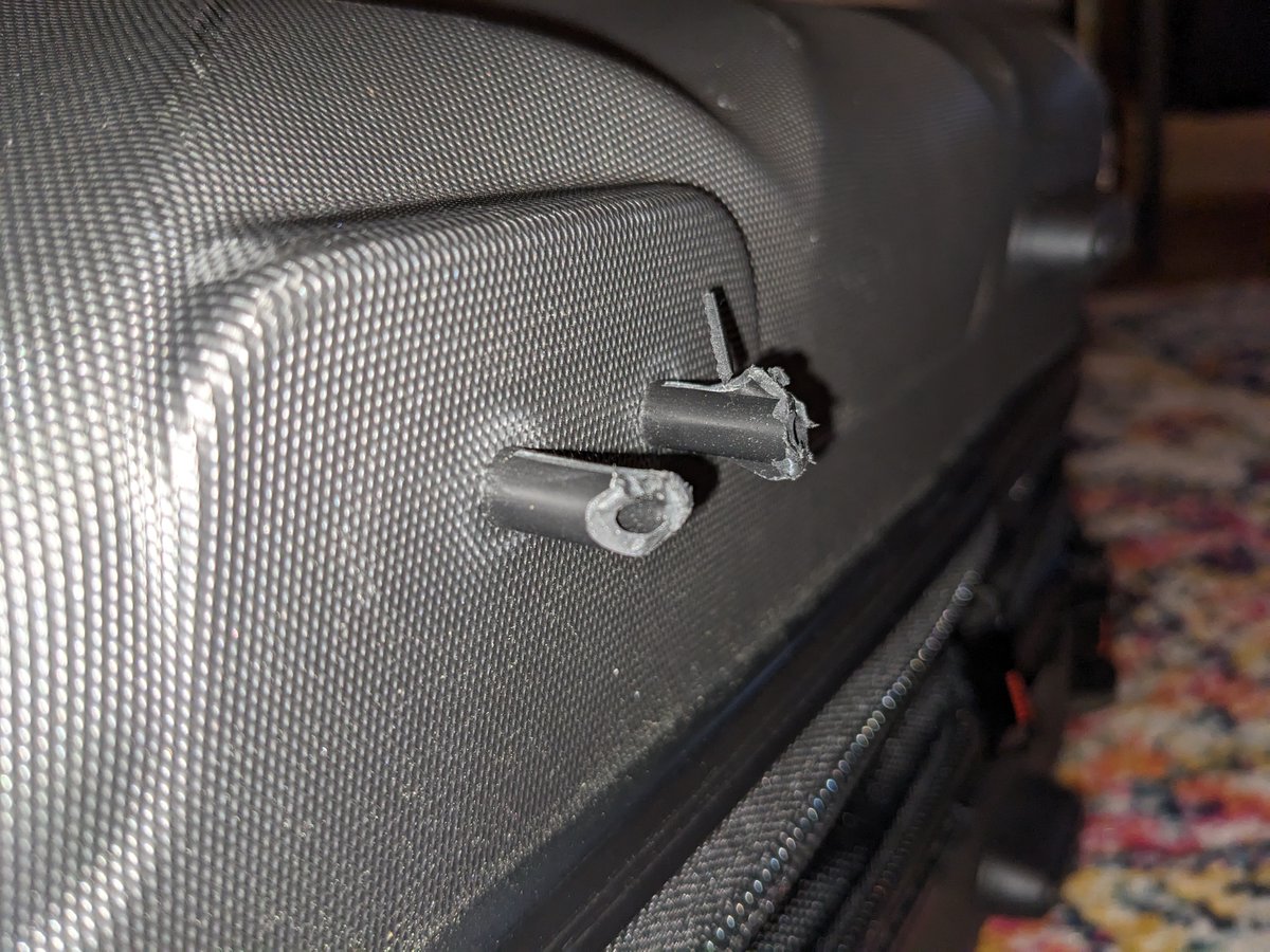 rtaylo's tweet photo. @AmericanAir Your baggage handlers broke my luggage yesterday. I'm trying to file a claim online and it's telling me to "report your damage in person". I'm not driving back to the airport and wasting my Saturday. https://t.co/6dc7QdwW8F