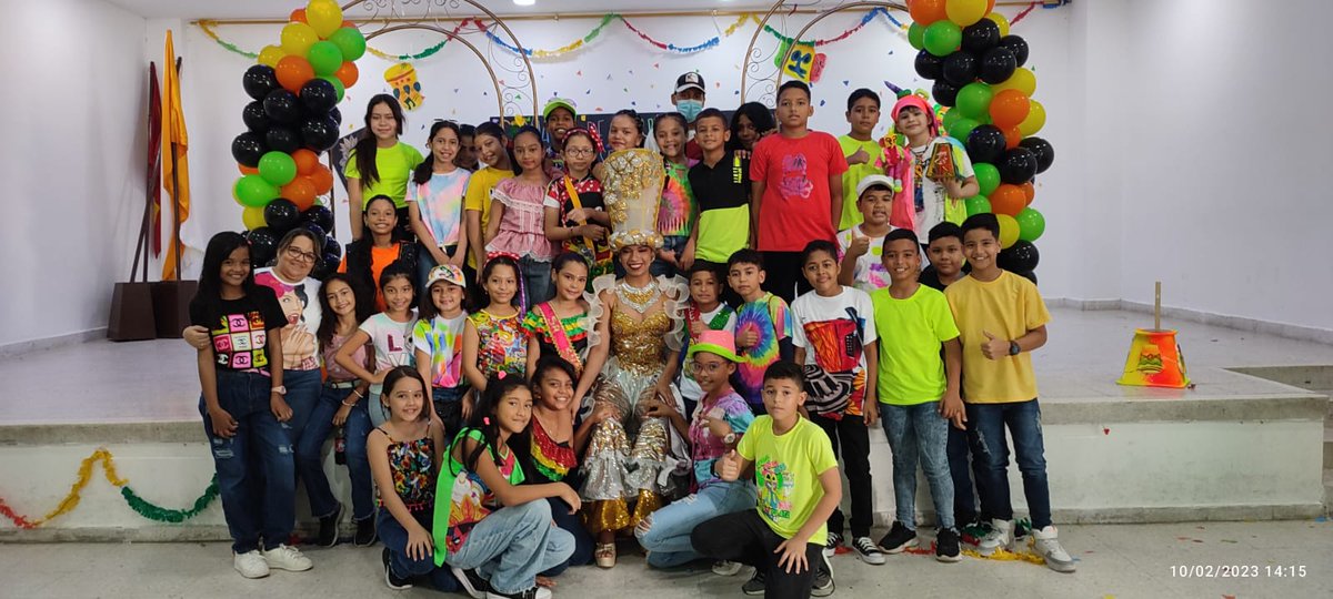 iedcampito's tweet photo. Se prendió la fiesta del carnaval INEDECISTA 2023, la alegría y cultura Barranquillera se tomo al INEDEC. https://t.co/n7J0lt5fvu