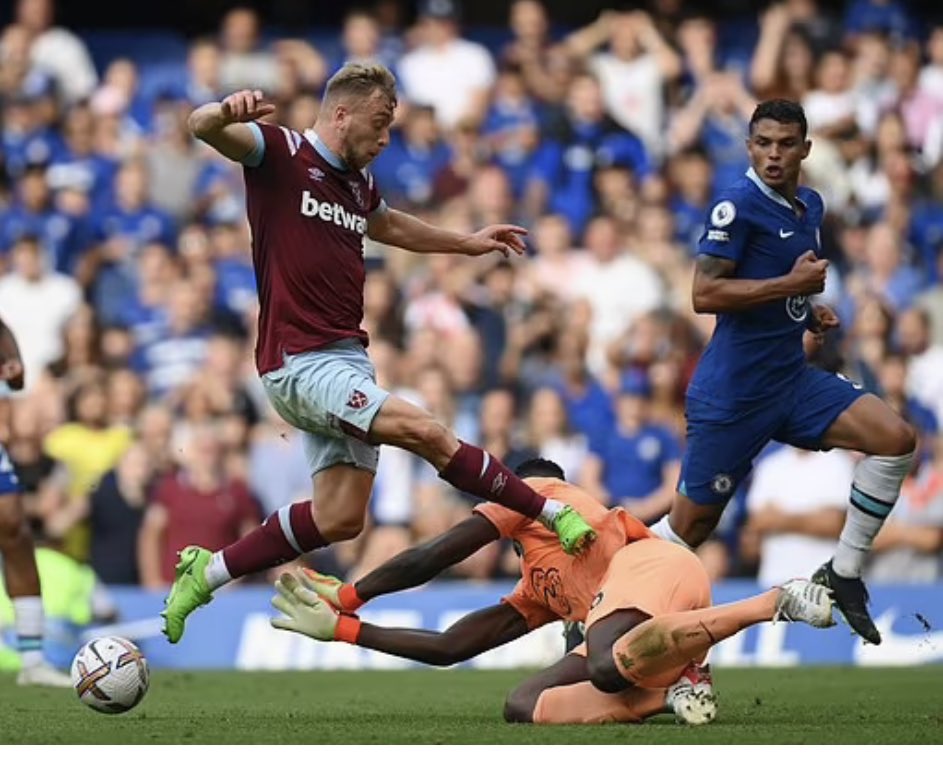 Sam6WHU's tweet photo. Swings &amp; roundabouts lads. https://t.co/aMaGATgsCU