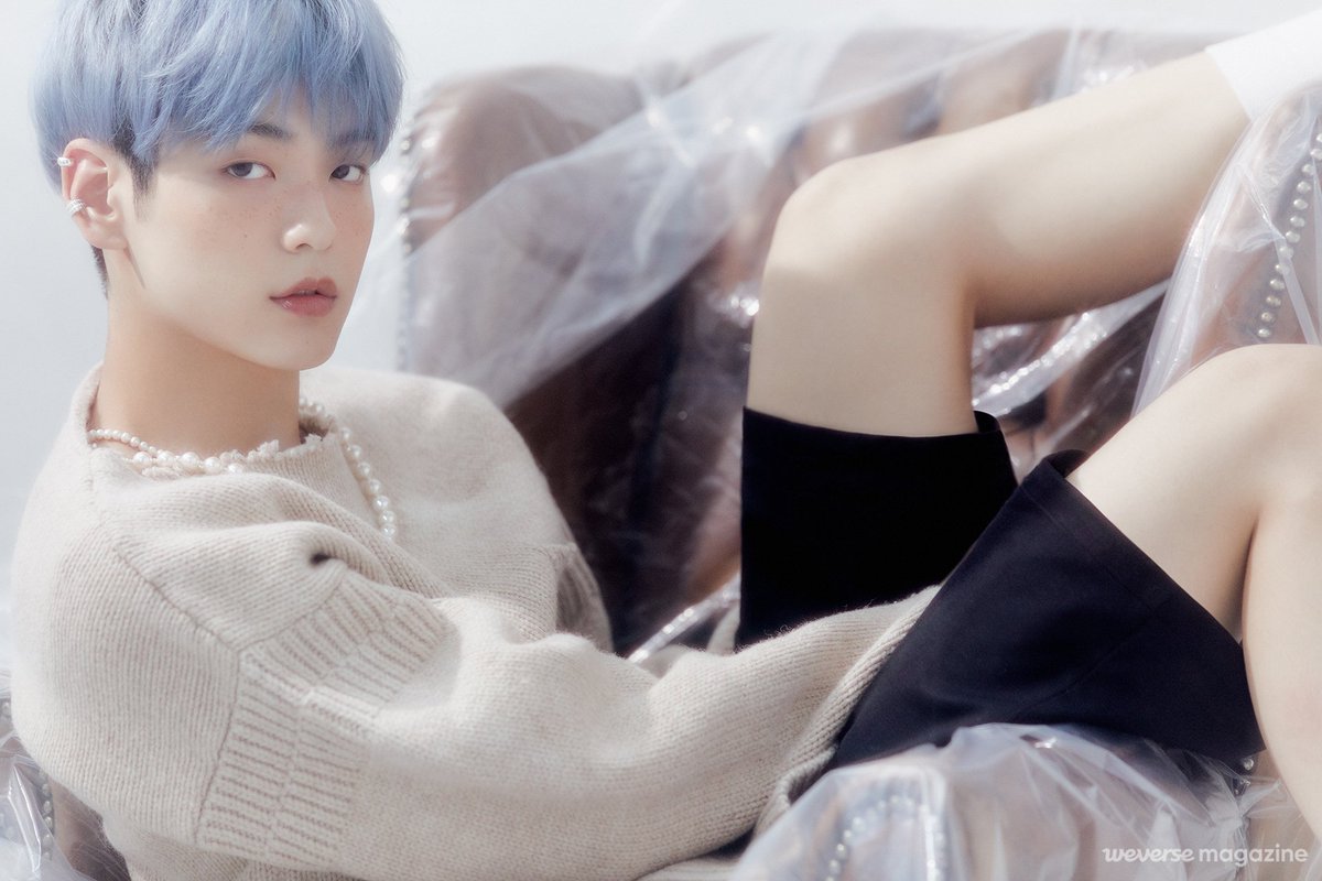 SexiestJiminie's tweet photo. 🧢TOMORROW X TOGETHER 'Minisode1: Blue Hour' comeback interview🌿 (Weverse Magazine)🌌

SOOBIN - “I can love well because I’m loved well”
November 6, 2020

#SOOBIN #MINISODE1 
#TXT #TOMORROW_X_TOGETHER https://t.co/G3aKAOrKHi