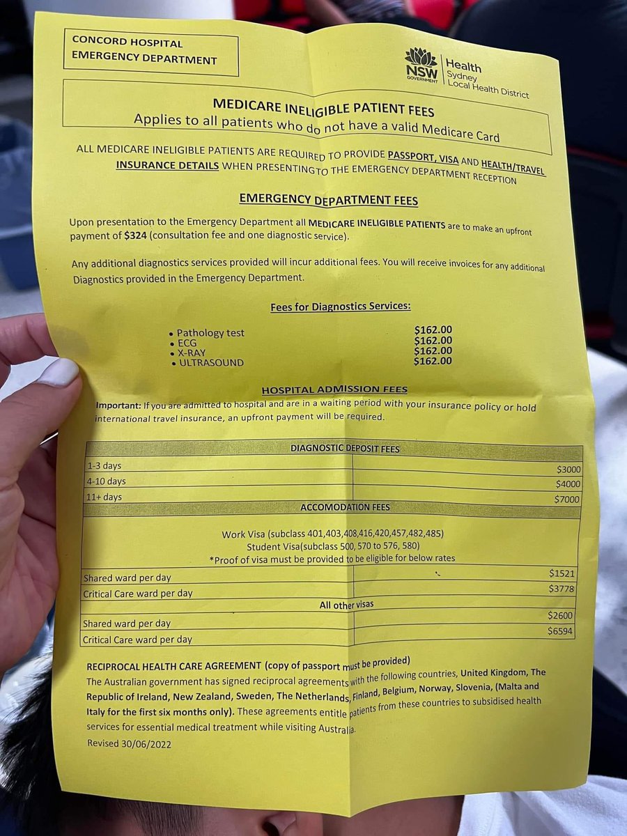 Австрали Сидней: хүүхэд гэдэс нь хямраад EMERGENCY орж үзүүлэхэд. Манай Улсад бол үнэгүй🤔🫣