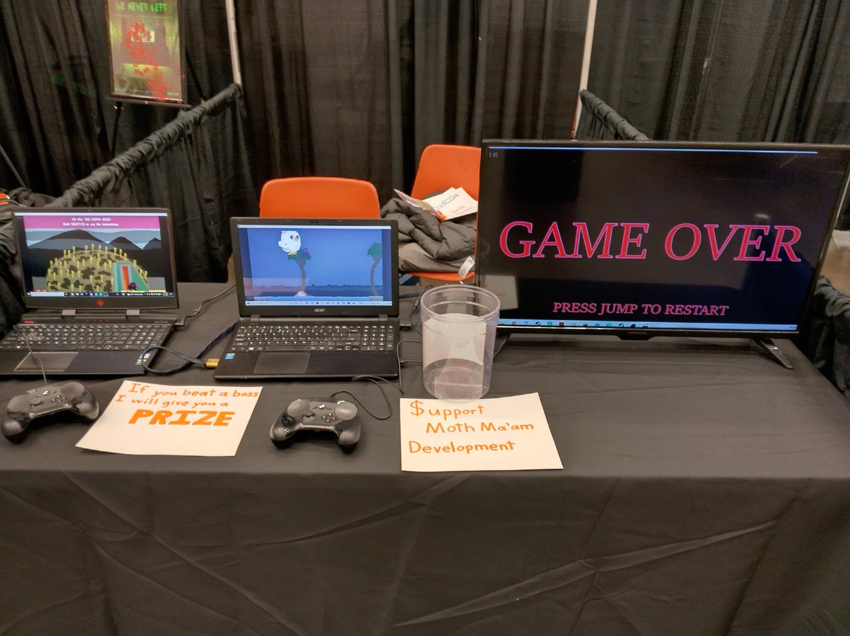 DRCroston's tweet photo. Moth Ma'am is ready to play on two computers. If you beat a boss I will give you a prize.
#dualcon #gamedev #gamedevelopment #mothmaam #mothman #flatwoodsmonster https://t.co/XLpCLhj17P