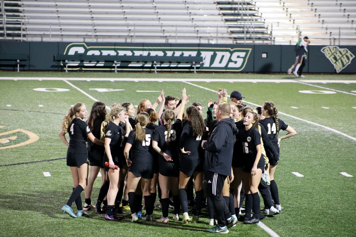 WaverleighHash's tweet photo. 💛 Happy to be back on the ⚽️field! https://t.co/1hQzmpDWUr