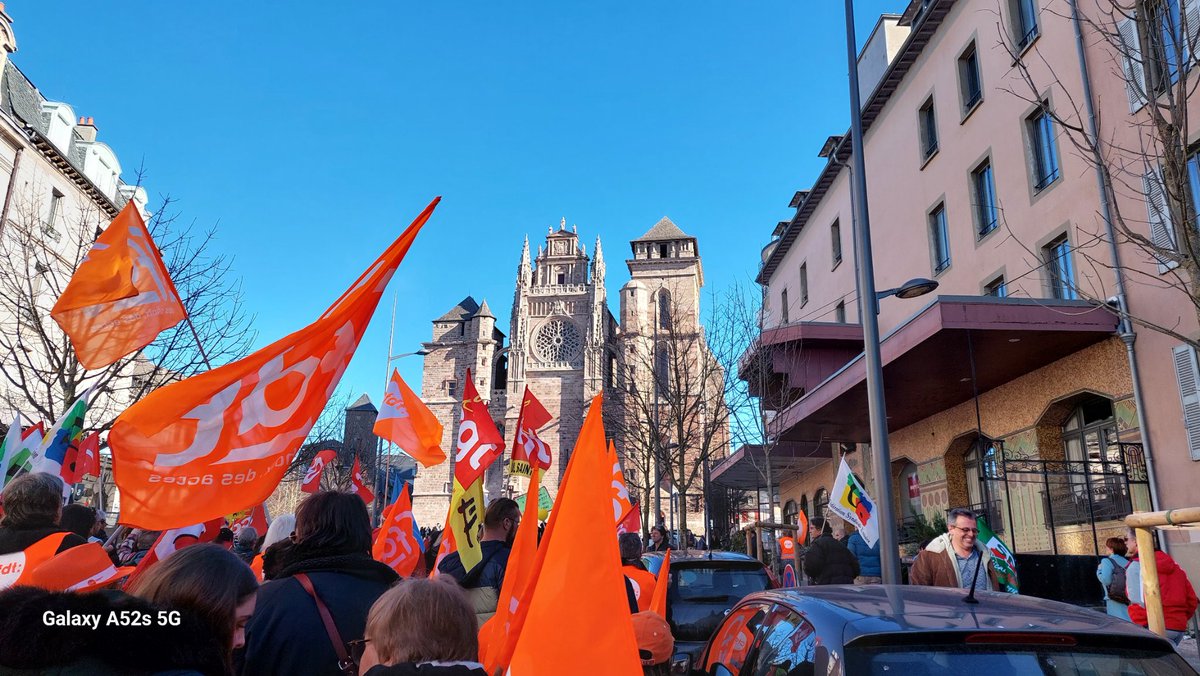 jfbourdoncle's tweet photo. Rodez, 11 février 2023, du monde, du monde, du monde pour dire #64ansCestNon 
@Cfdt_Occitanie
@CfdtNAQ https://t.co/r7Oo6NPneL