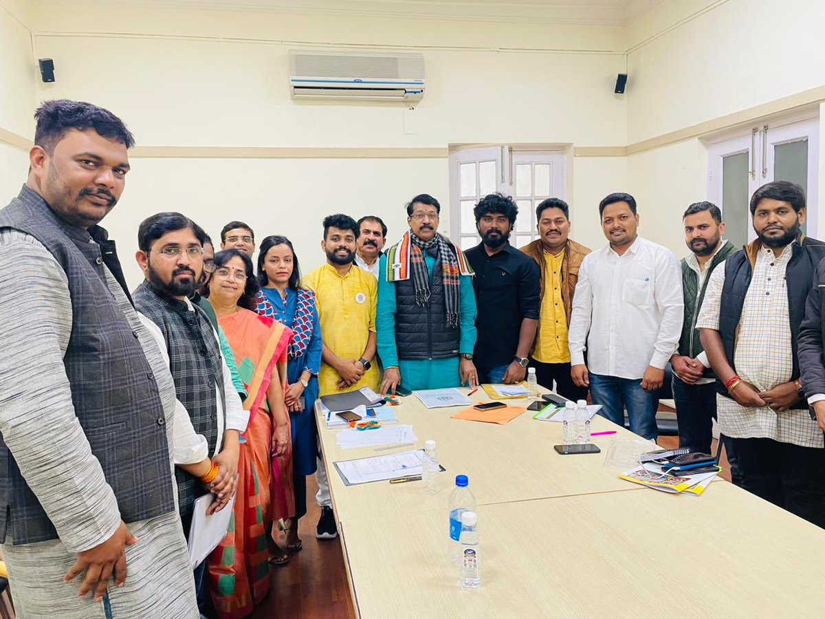 JawaharBalManch's tweet photo. National executive meeting of Jawahar Bal Manch was held in AICC office today. https://t.co/chMC1bTnro