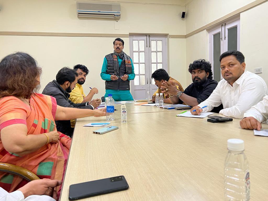 JawaharBalManch's tweet photo. National executive meeting of Jawahar Bal Manch was held in AICC office today. https://t.co/chMC1bTnro