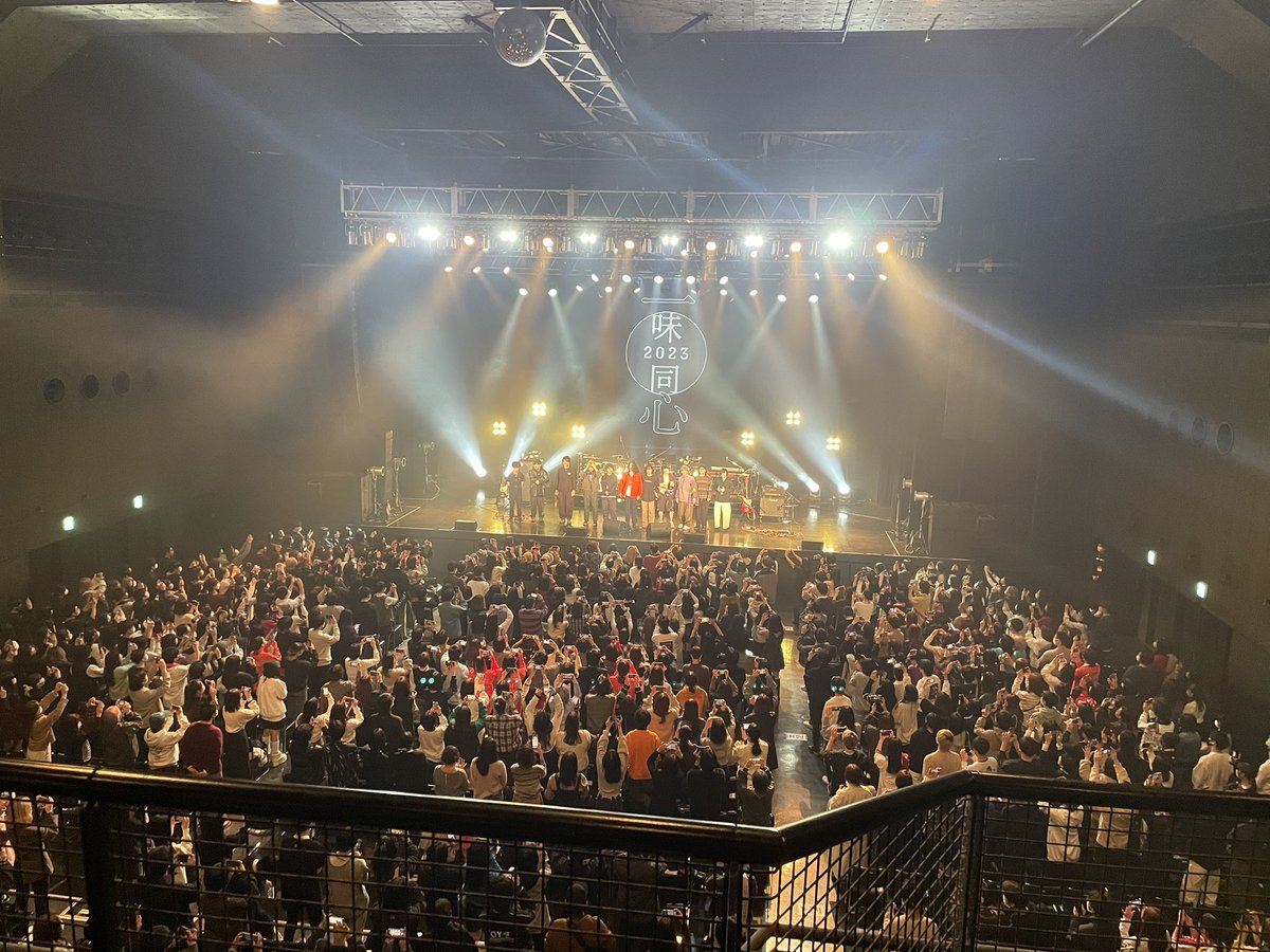 t_yayama's tweet photo. 映秀。のライブ楽しかった〜 https://t.co/9EtdIZxB69
