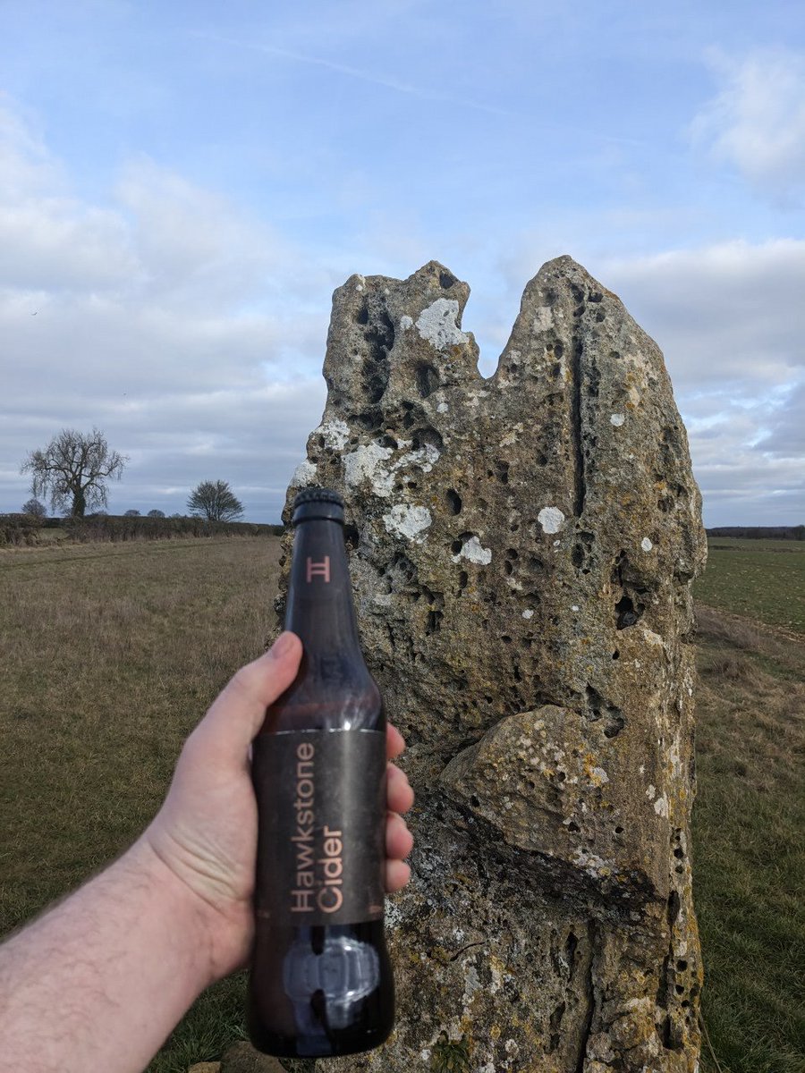 BigJackTheUnit's tweet photo. Cheers for the Cider @JeremyClarkson @alexlidster36 https://t.co/5YyTY28Gry
