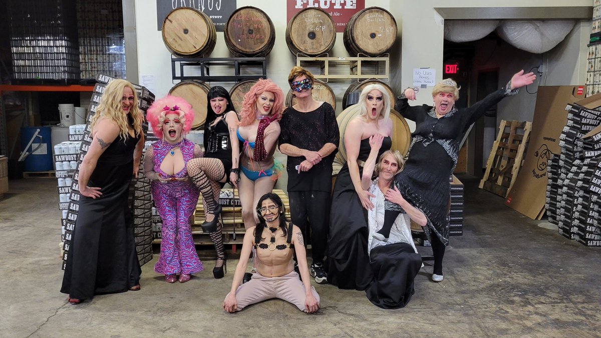 muskokapride's tweet photo. Muskoka Drag Royalty absolutely SLAYED it last night!  Thank you to all performers for a fabulous show!  ❤️💃🕺😍
#Muskoka #dragshow #ValentinesDay #queensofhearts https://t.co/X96Cbde1YV