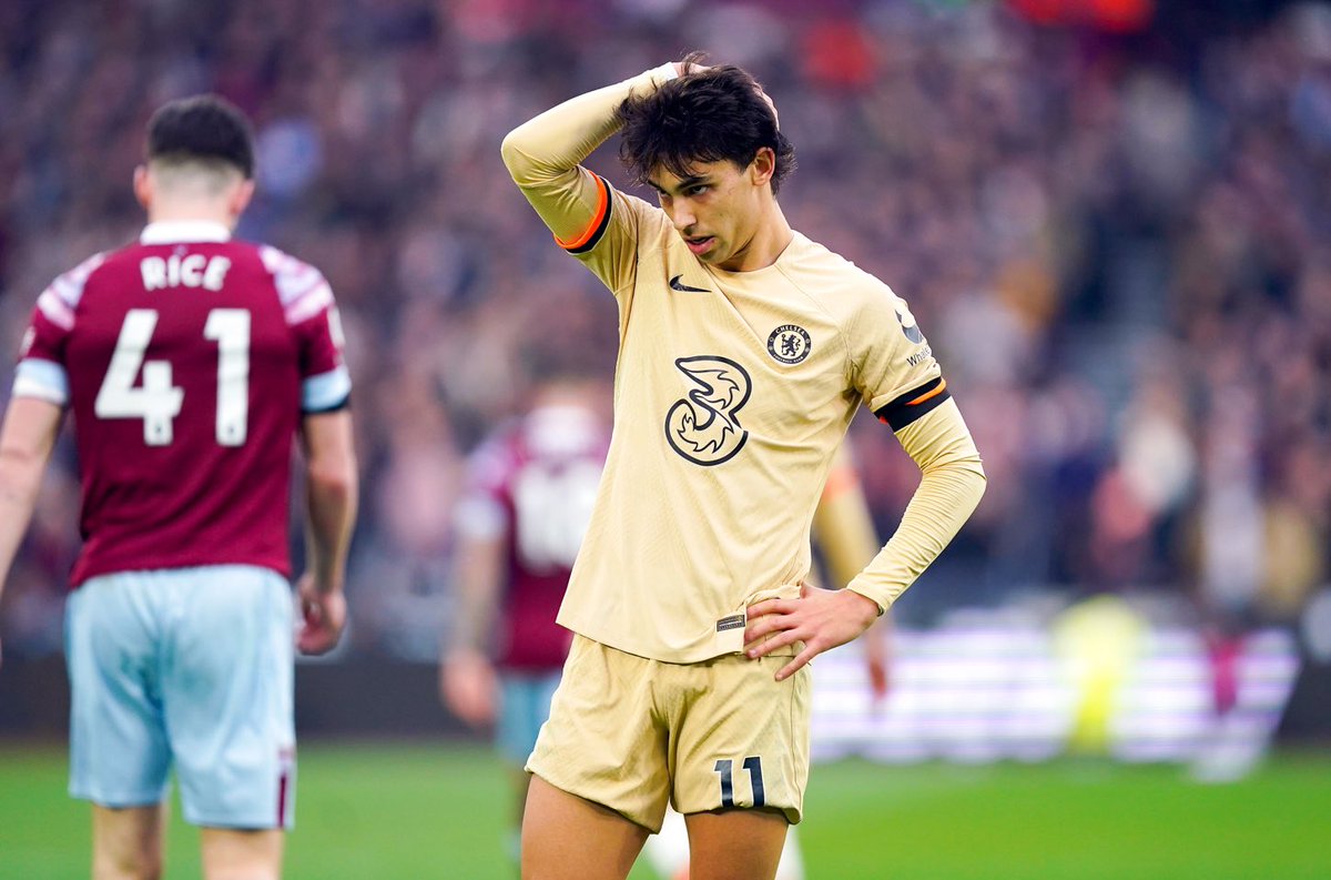 Team_Coseka's tweet photo. ⏱️’TERMINÉ !
Chelsea est tenu en échec par West Ham (1-1) et stagne à la 9eme place !
#WHACHE - #PremierLeague 🏴 https://t.co/PGjnmA92uM
