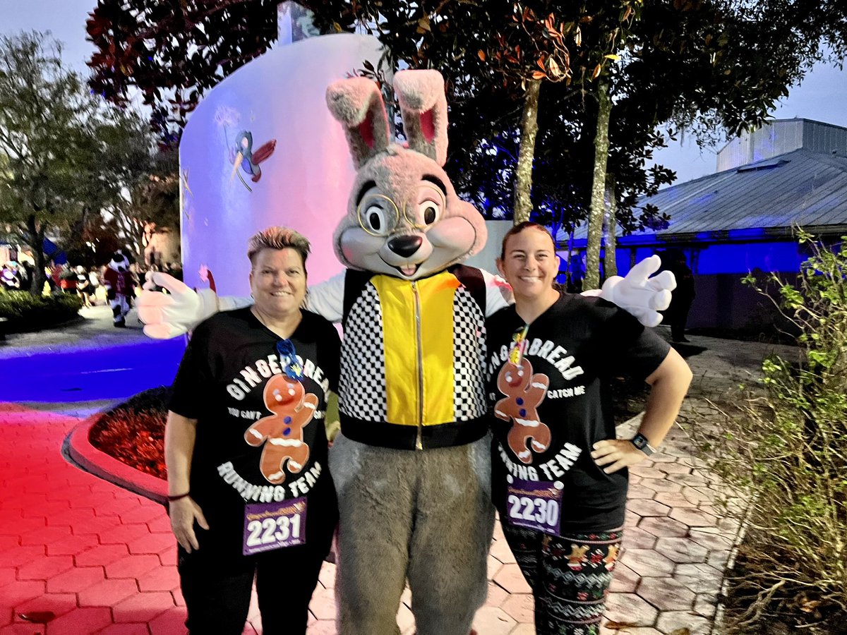 GracePeekHarris's tweet photo. Up bright and Early for the Give Kids The World #gingerbreadrun 5K/FunRun.  What a great organization! Thanks to everyone that donated to my fundraiser #gktwvillage #PHFamily2023GivesBack https://t.co/AHCFuAGfYn