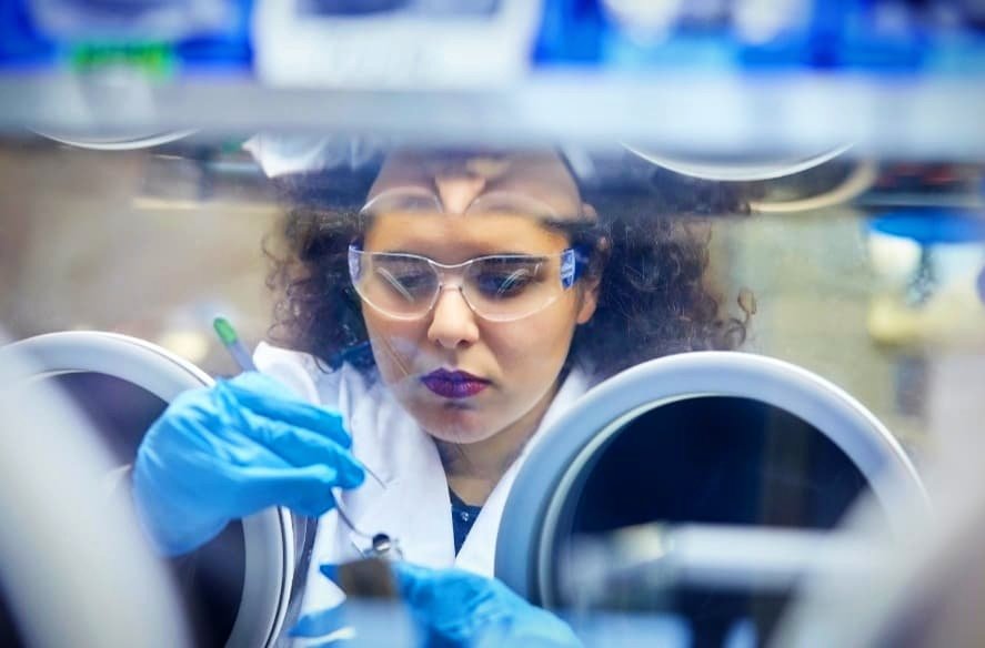 Estigg's tweet image. Feliz día de la mujer y la niña en la ciencia 👩‍🔬🔋🧪

#DiaDeLaMujerYLaNinaEnLaCiencia 
#ciencia #mujeresenciencia  #chemist