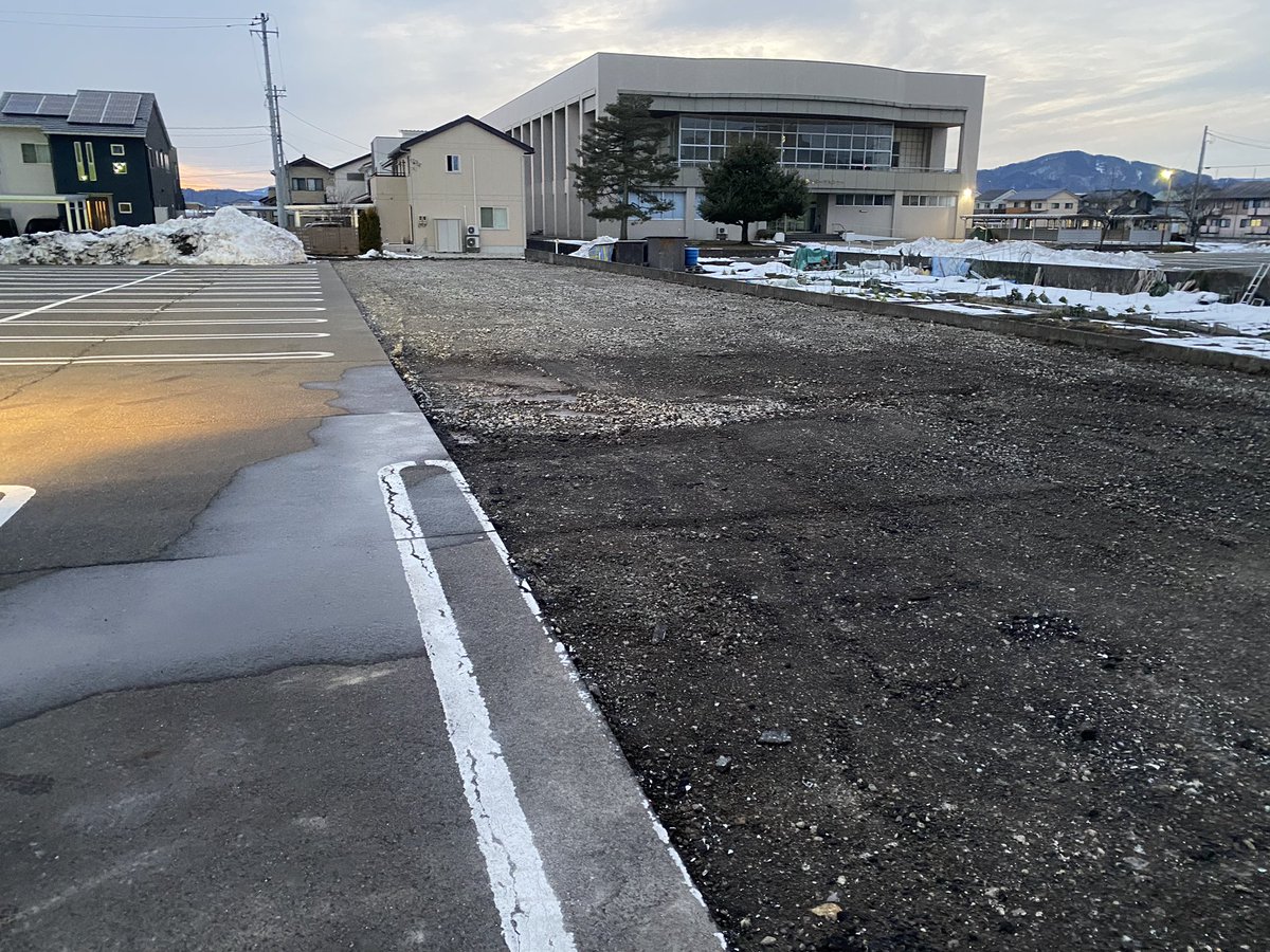SP_SABAE's tweet photo. 【工事着工❗️】
ついに #サバエ横丁 の工事が始まりました。
近隣の方々にはご迷惑をおかけします。
少しずつ形になっていくのが楽しみですねー❗️
#startingpointSABAE
#工事現場
#いこっさ
#出店者募集 https://t.co/yXYX9p02re