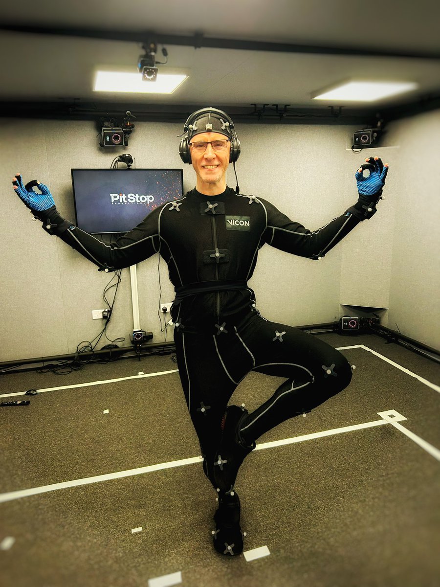 ScottJoseph_UK's tweet photo. Just another day of #perfcap fun at @PitStopTweets Feeling totally zen after a great morning’s work under the expert direction of @AdrianT27 #mocap #VoiceActing #VO @DamnGoodVoices https://t.co/ulRUE3n2FL