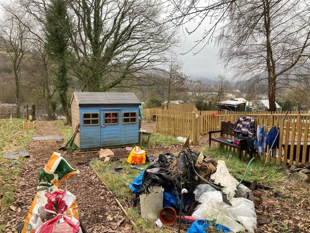 PontyLittleLounge tweet media