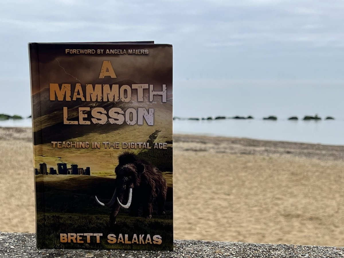 redefineED's tweet photo. ⚓️ Weekends are for #wellbeing, including a stroll along the #boardwalk,

🦣 &amp; #AMammothLesson #read at the #seaside! 😊📖🇬🇧

🌍 What’s everyone else #reading this #weekend? 

#MammothEDU #CodeBreaker #Wellness #Saturday #adventure #sea #beach #february #roadtrip #sundaySPARKs https://t.co/Ck5YVE1bCc