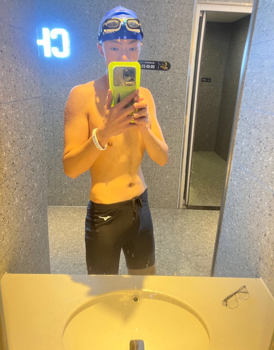 Joeyshengjun1's tweet photo. 还是更喜欢野泳，可以不用受束缚 https://t.co/2pWN45jVgx