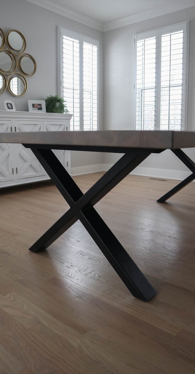 HandmadeTables's tweet image. You can probably guess this powder coated metal base color; it&apos;s our most popular!

#powdercoatedmetal #metalpowdercoating #largediningtable
