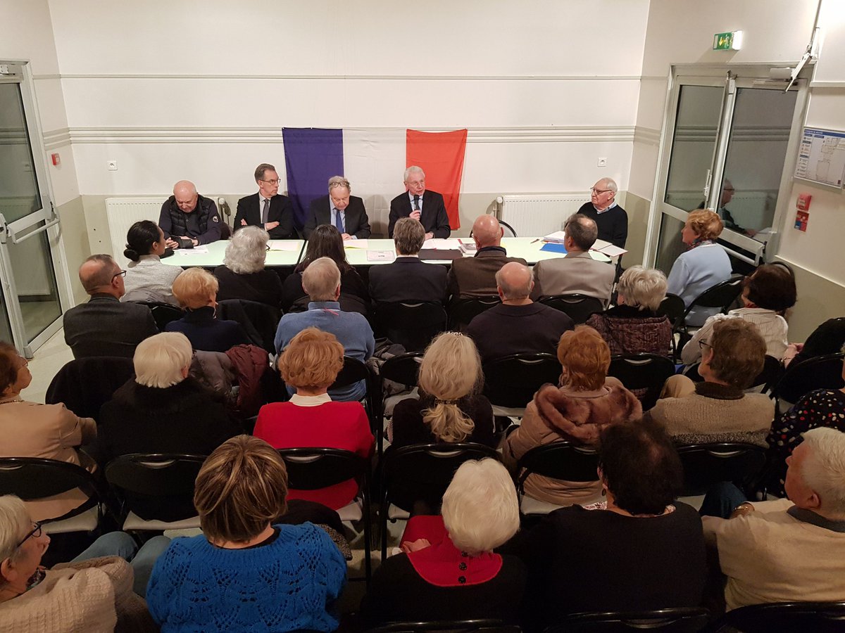 Assemblée annuelle du Souvenir Français de <a href="/CelloisInfos/">La Celle Saint-Cloud</a> - <a href="/VilledeBOUGIVAL/">Bougival Ma Ville</a> , en présence de MM. Wattelle et Delaporte, maires.