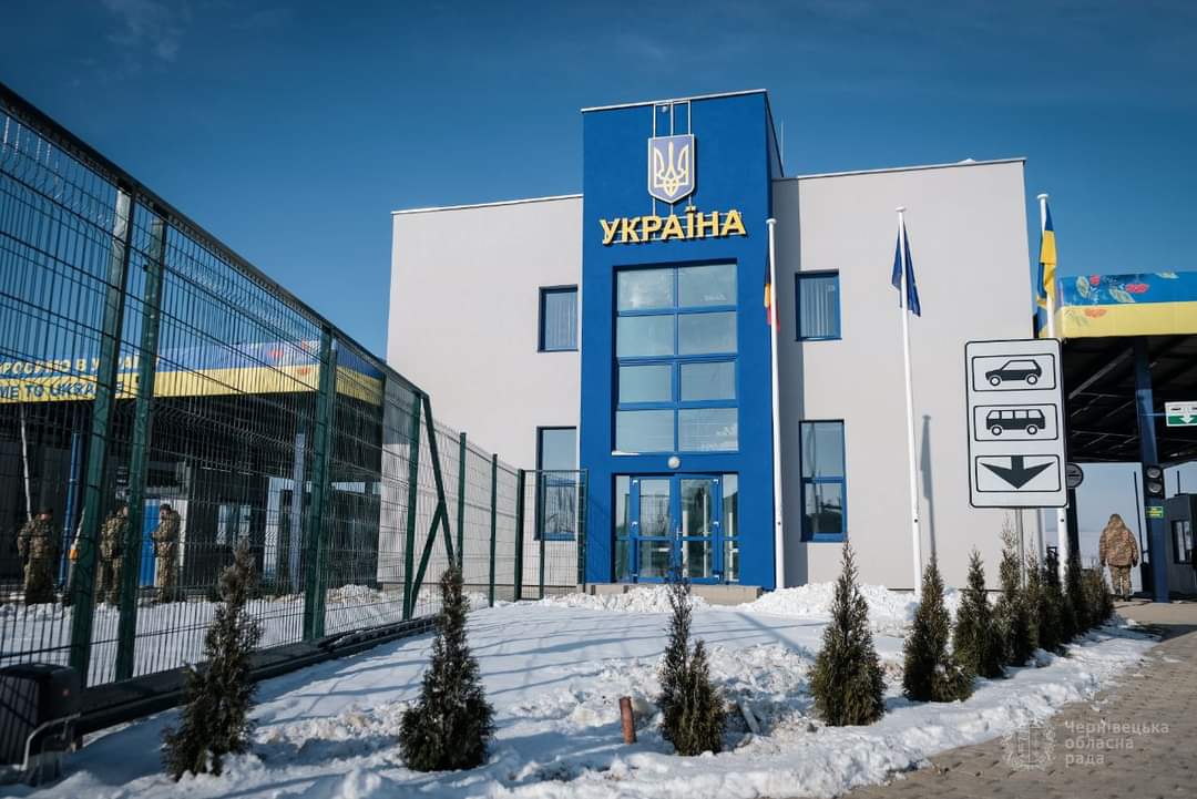 MikePavliuk's tweet image. 🛣🤝🇺🇦🇹🇩🇪🇺
New international automobile #bordercheckpoint "Dyakivtsi (UA) - Rakovets (RO)" is opened. Important &amp;amp; expected many years event for our transborder #Chernivtsi Oblast and 🇺🇦 on a whole!
Welcome to #Ukraine️!
Ласкава просимо! #UkraineRussianWar
#StandWithUkraine