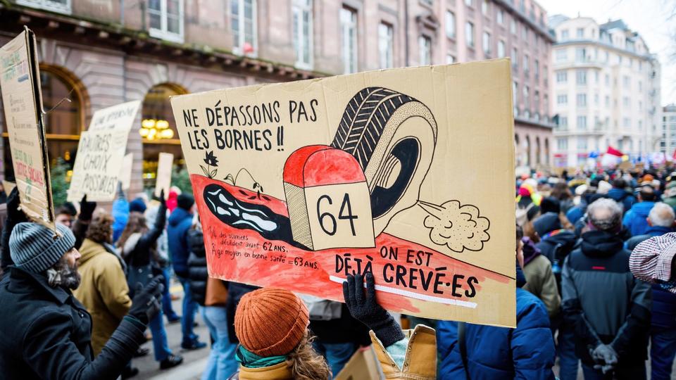 biharhour's tweet photo. Live from Paris: Rally Against Macron's Pension Reforms https://t.co/YmPK7xVbcE 
#pensionreform #france #reform #strike https://t.co/kuWLVb8QwQ