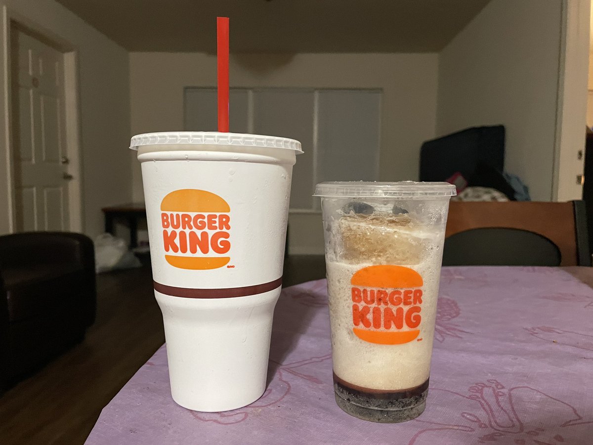 Zero12590's tweet photo. @BurgerKing I was told these are both large. Is one not like the other or are my eyes deceiving me? 👀 https://t.co/4bSYCj4DUv