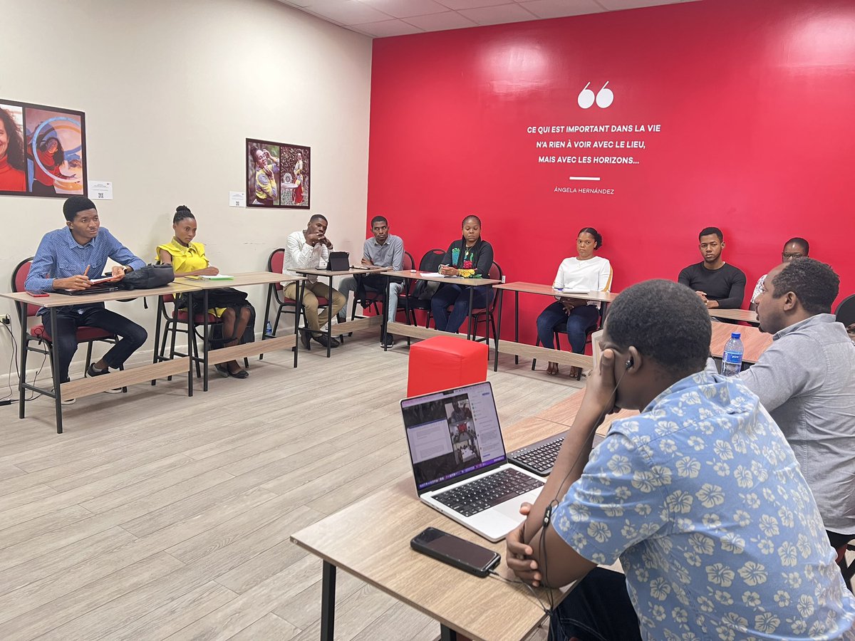 etzeremile's tweet photo. Haiti Efficace mobilise une dizaine de consultants pour former et encadrer 169 entreprises venant de différents départements dans le cadre du programme RéSACE de l’@AUF_Caraibe

Partenaires : @SauloNeiva | Ambassade de Suisse en Haïti| @BRHHaiti | Fondation Sogebank| @FOKAL_Ayiti https://t.co/8zw3qTC5qt