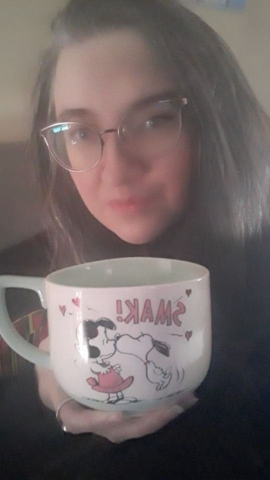 Some mornings call for extra large cups of coffee. 

I bought this one for myself. I can never pass up Snoopy! 
#mugsoftwitter #mugshot