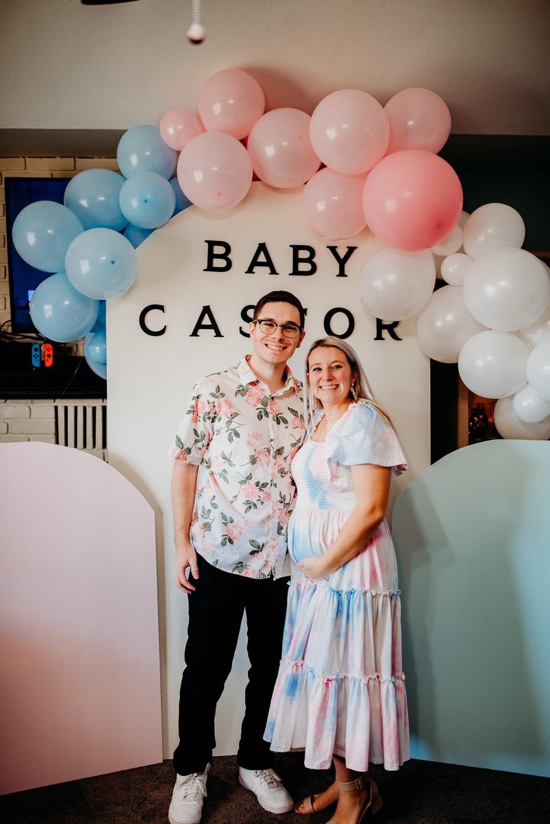 driagrace13's tweet photo. little update…we’re having a girl 🤪💖 https://t.co/iEpDjwGXqo
