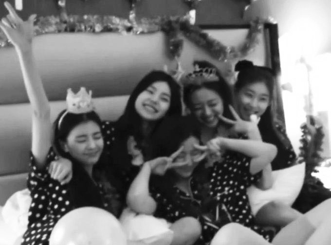 just4sryu's tweet photo. HAPPY 4TH ANNIVERSARY, ITZY!!!
U'LL ALWAYS BE MY HOME (:D) https://t.co/SEDGGpzTF6