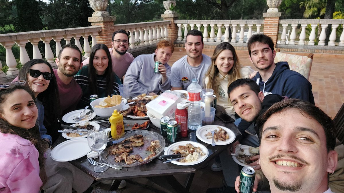 kapa96's tweet photo. @arquitectamos Nosotros si que somos ricos contigo profe! #masterurjc https://t.co/L3etOhV0fn