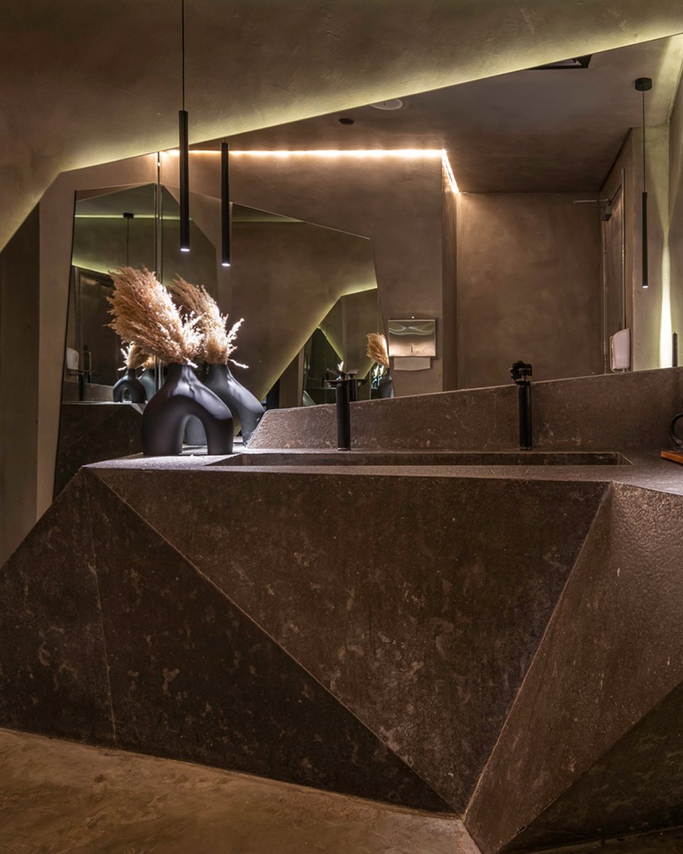 Colortekpaints's tweet photo. Creating an exceptional space inspired by raw nature with a touch of futurism using Colortek 3D Roche.
#colortek #colortekpaints https://t.co/Aq9MFGnopi
