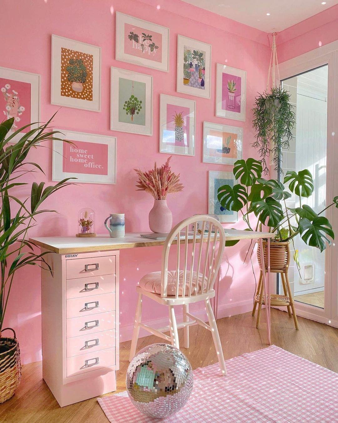 cherié 🌸 on Twitter: "pink office https://t.co/6c7B2QUyKu" / Twitter
