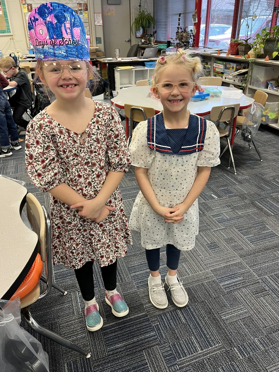 HeatherCorn1's tweet photo. 100 days of school (3 days ago)! These girls were cuties! I’m practicing for my upcoming roll as “Grammy” any time now. We go to hospital tonight 😁 @tchscitech @TransylvaniaSch #100daysofschool #soontobegrammy https://t.co/aVYd5jH1a3