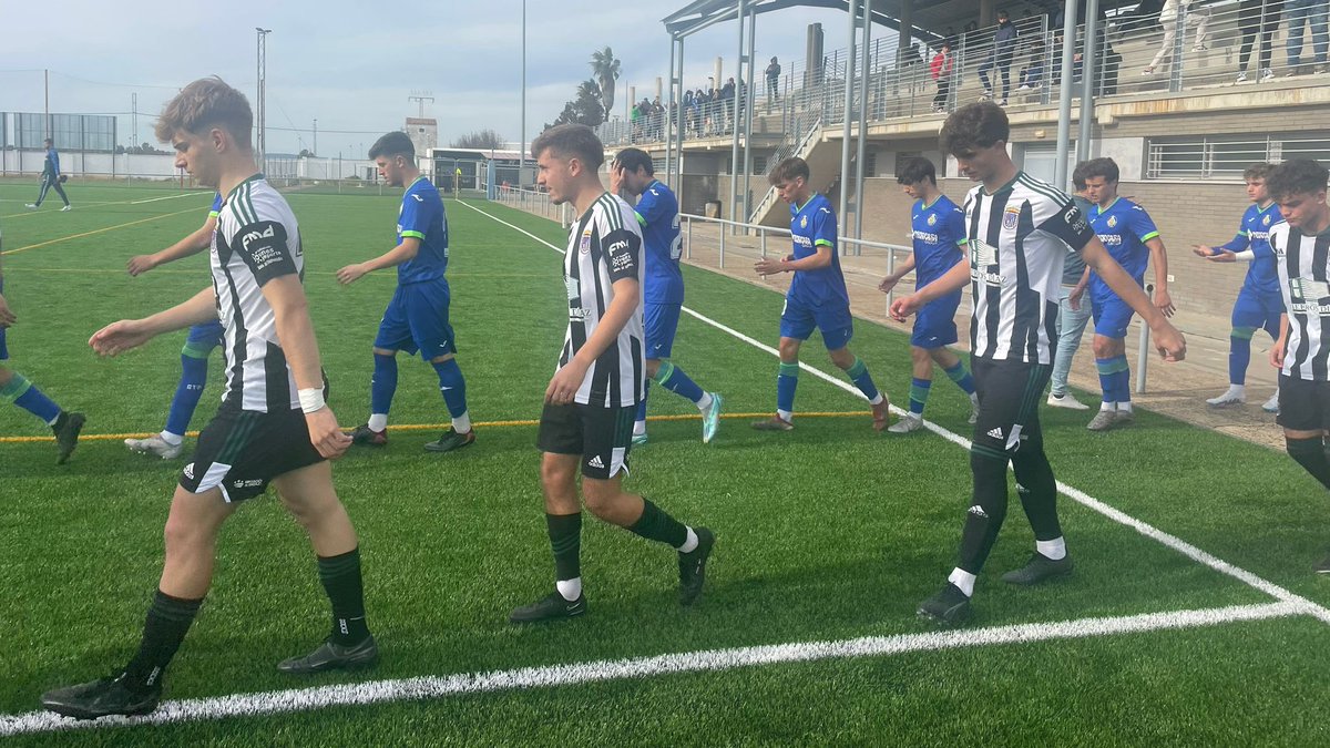 1’⏱️|0-0| Comienza el partido en el Eusebio Bejarano. ¡Vamos Bada!

#BadajozGetafe #JuvenilDH #Dh5
