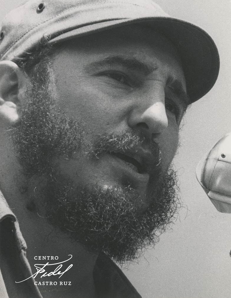 centrofidel's tweet photo. #Fidel:"No tenemos otra alternativa que soñar, seguir soñando, y soñar, además, con la esperanza de que ese mundo mejor tiene que ser realidad, y será realidad si luchamos por él". #FidelVive #MejorEsPosible https://t.co/Co2pv8m6yR